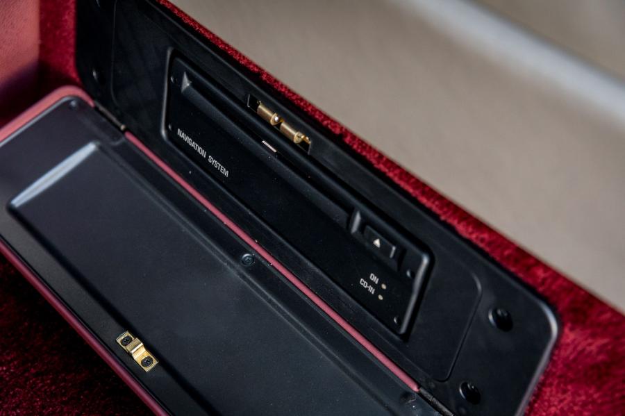 Детали интерьера Rolls-Royce Phantom EWB 2007 года  (NA) (фото 89 из 105)